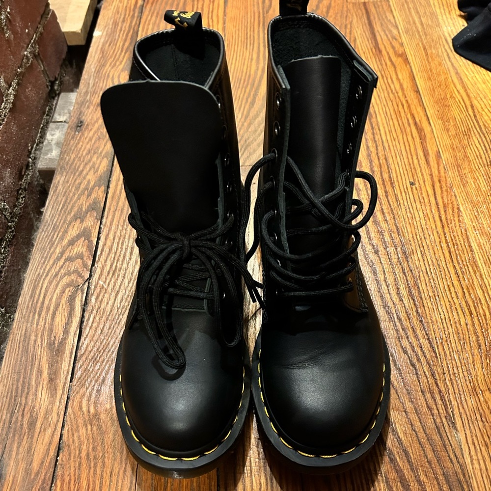 Doc Martin’s 1460 🥾